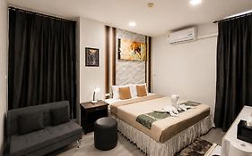 โรงแรมเดอะ ไนซ์ ป่าตอง